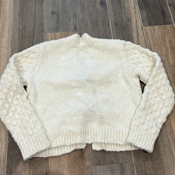 NEW ASTR the Label Velvet Bow Cardigan Size Small - Picture 7 of 8